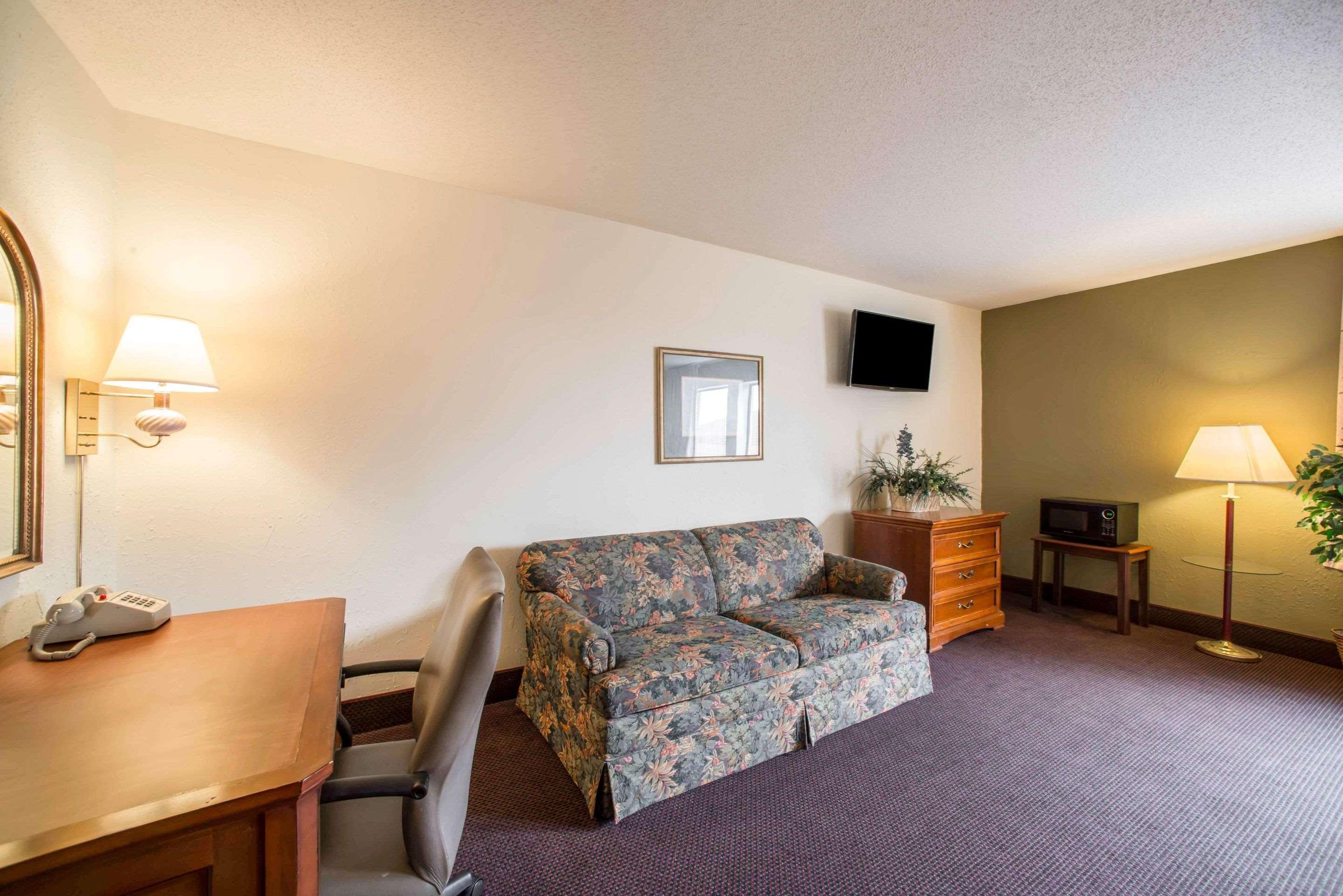 Econo Lodge Марион Екстериор снимка