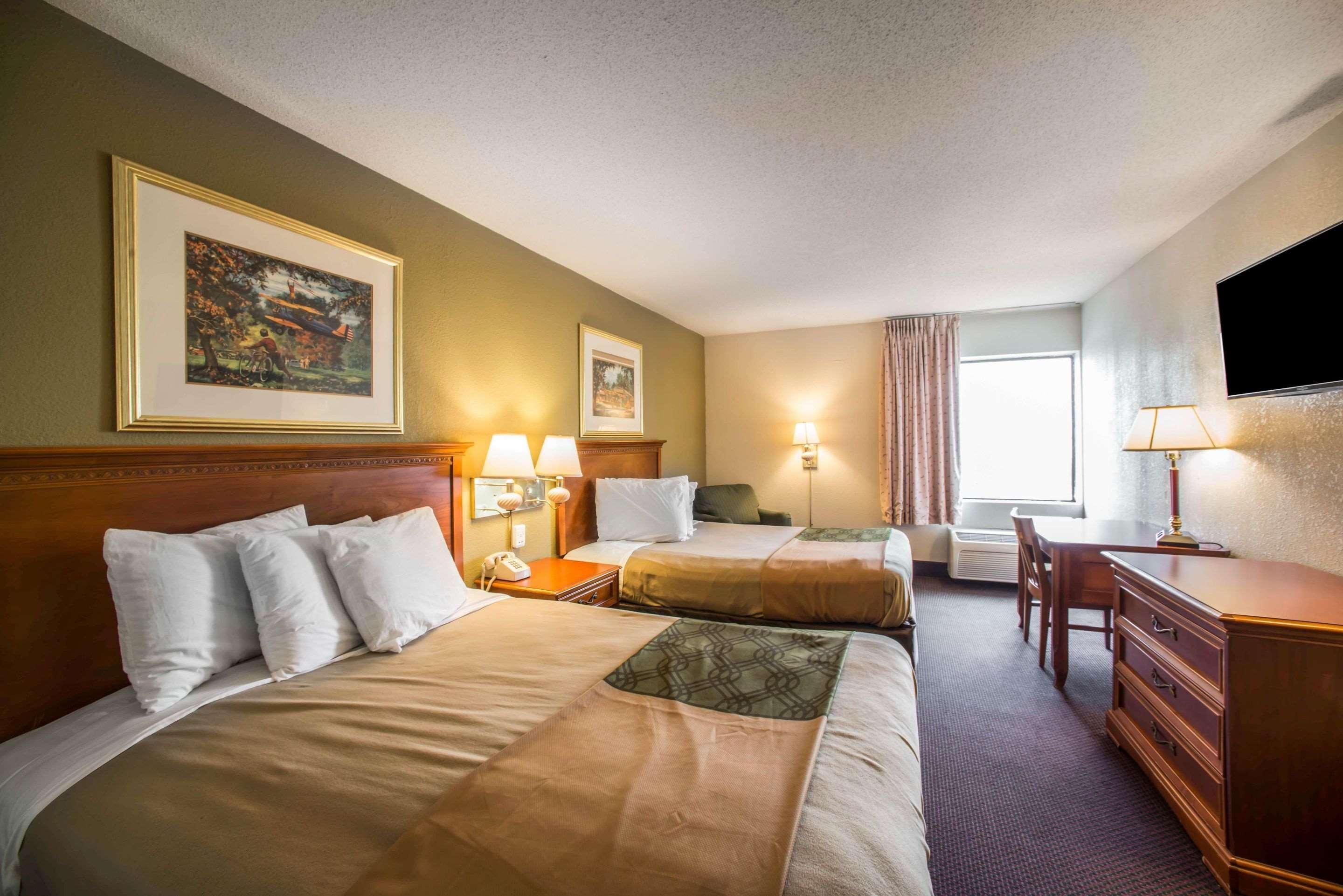 Econo Lodge Марион Екстериор снимка