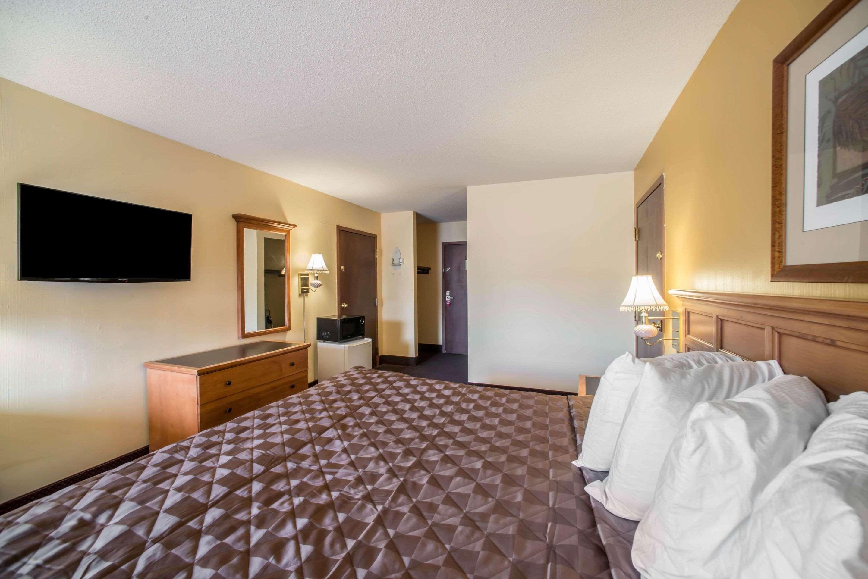 Econo Lodge Марион Екстериор снимка
