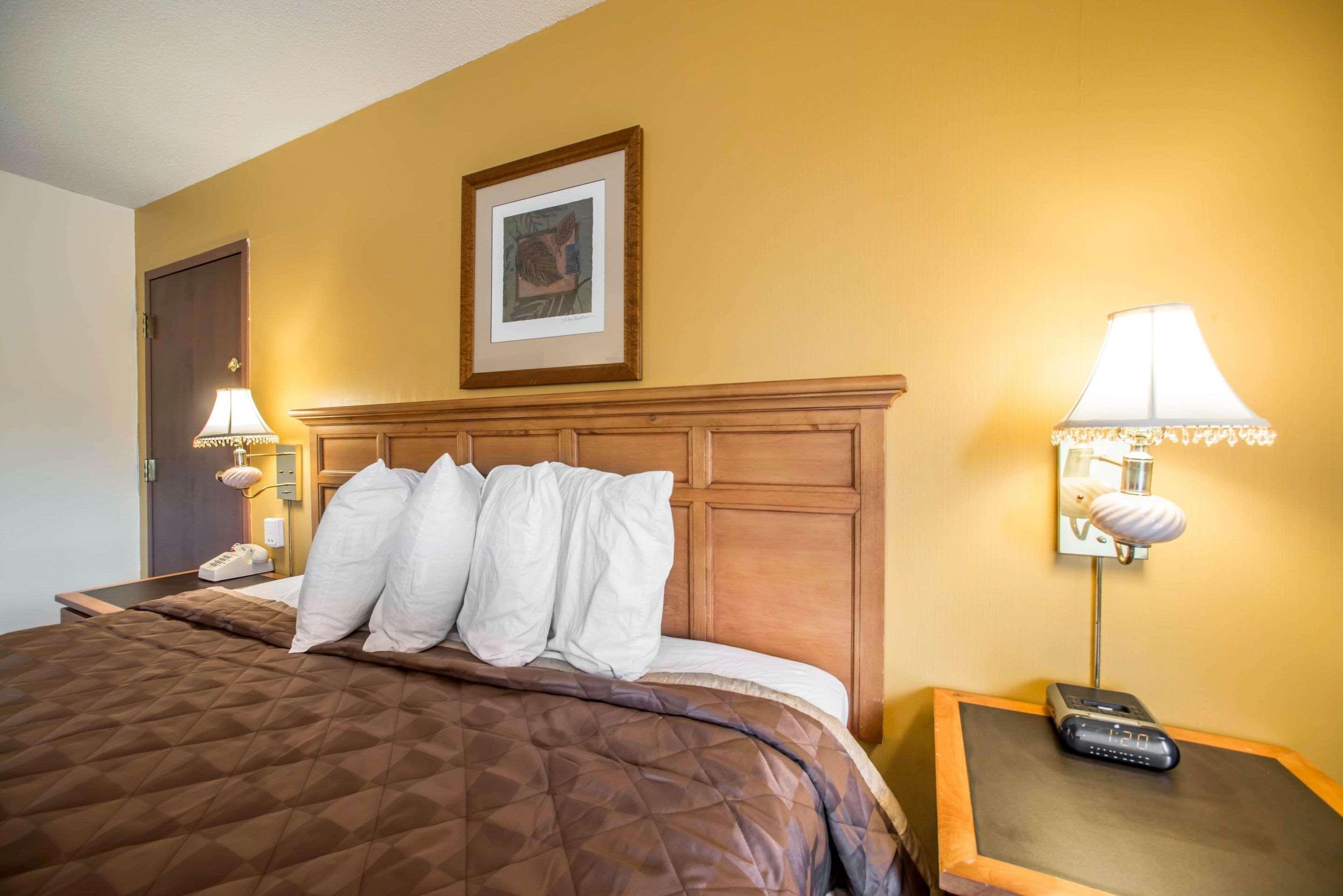 Econo Lodge Марион Екстериор снимка