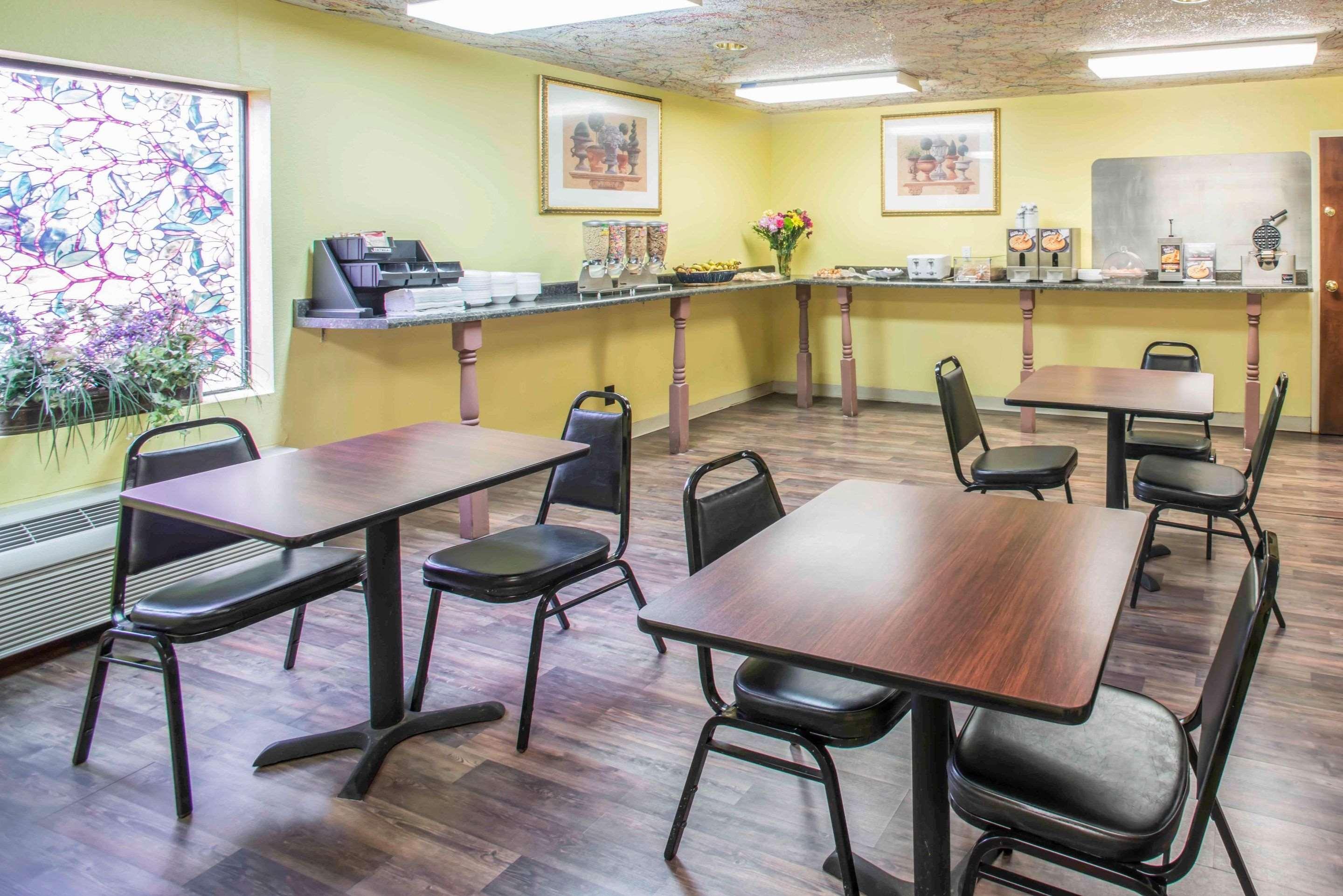 Econo Lodge Марион Екстериор снимка
